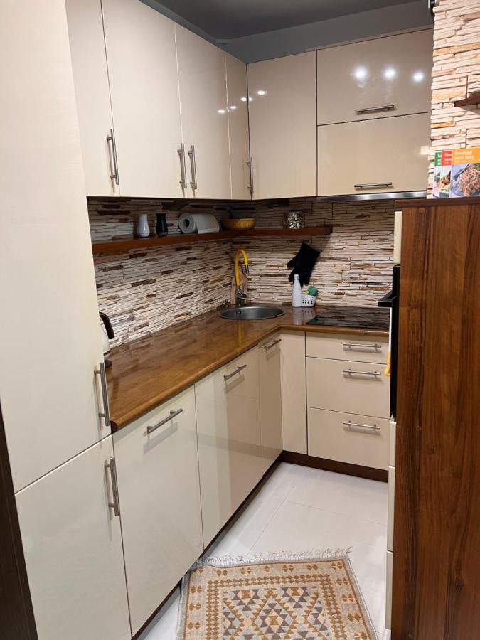 Yellow Apartment Airport Galeria Mokotow Netflix Варшава Екстер'єр фото